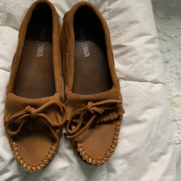 Minnetonka Suede Driving Moccasins - Picture 1 of 4